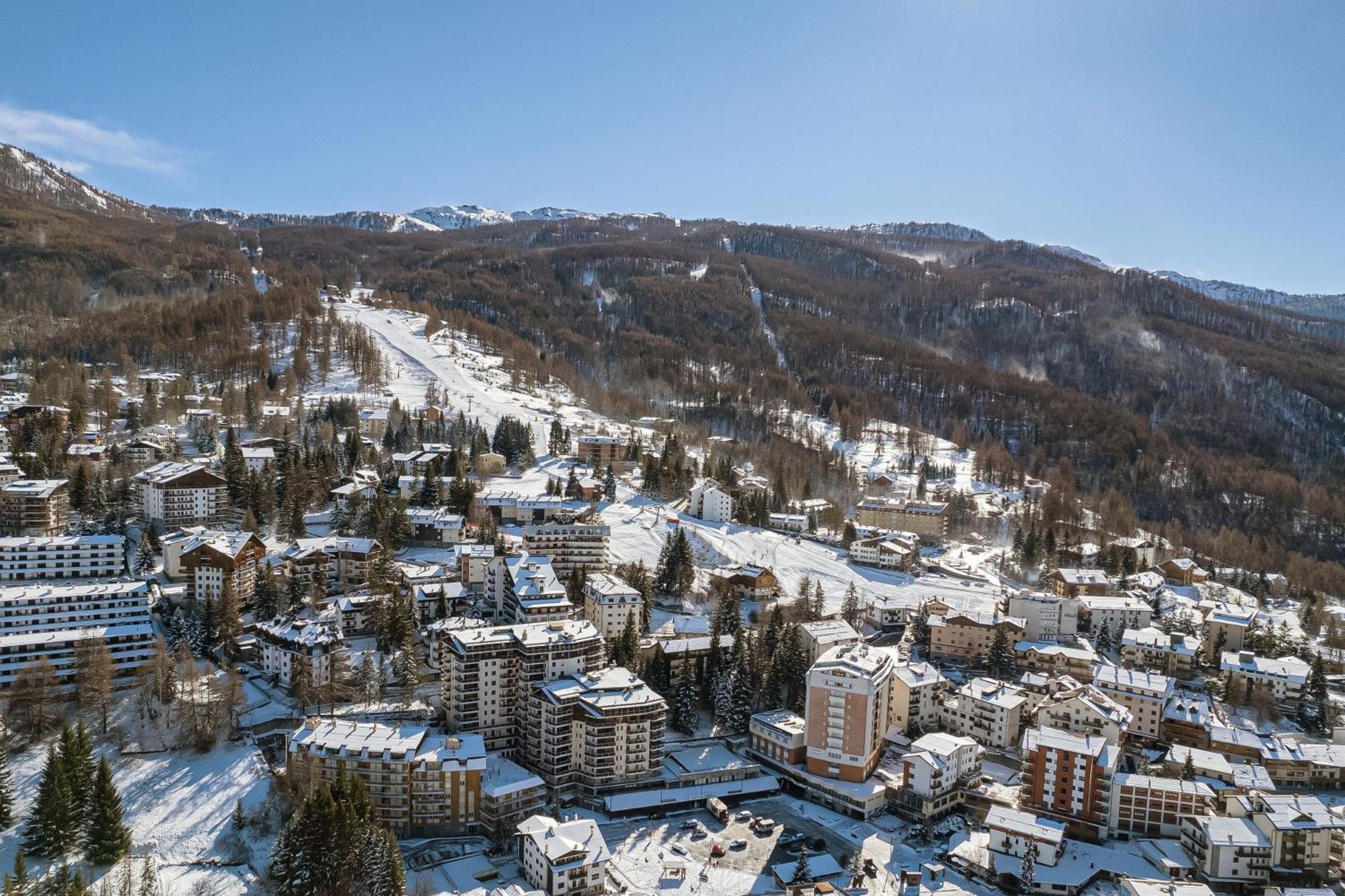 Miramonti 21 Ski In - Ski Out - Happy Rentals Oulx Buitenkant foto